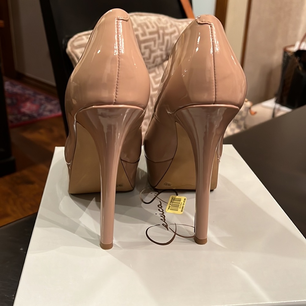 Jessica Simpson Nude Patent Heels - Picture 4 of 7
